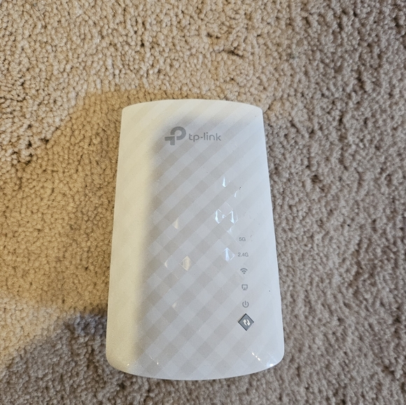 TP-Link RE200 AC750 Wireless Dual Band WiFi Range Extender - Picture 1 of 3